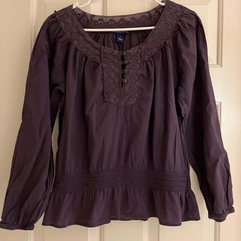 Bandolinoblu brand shirt. Size Medium. Eggplant color.